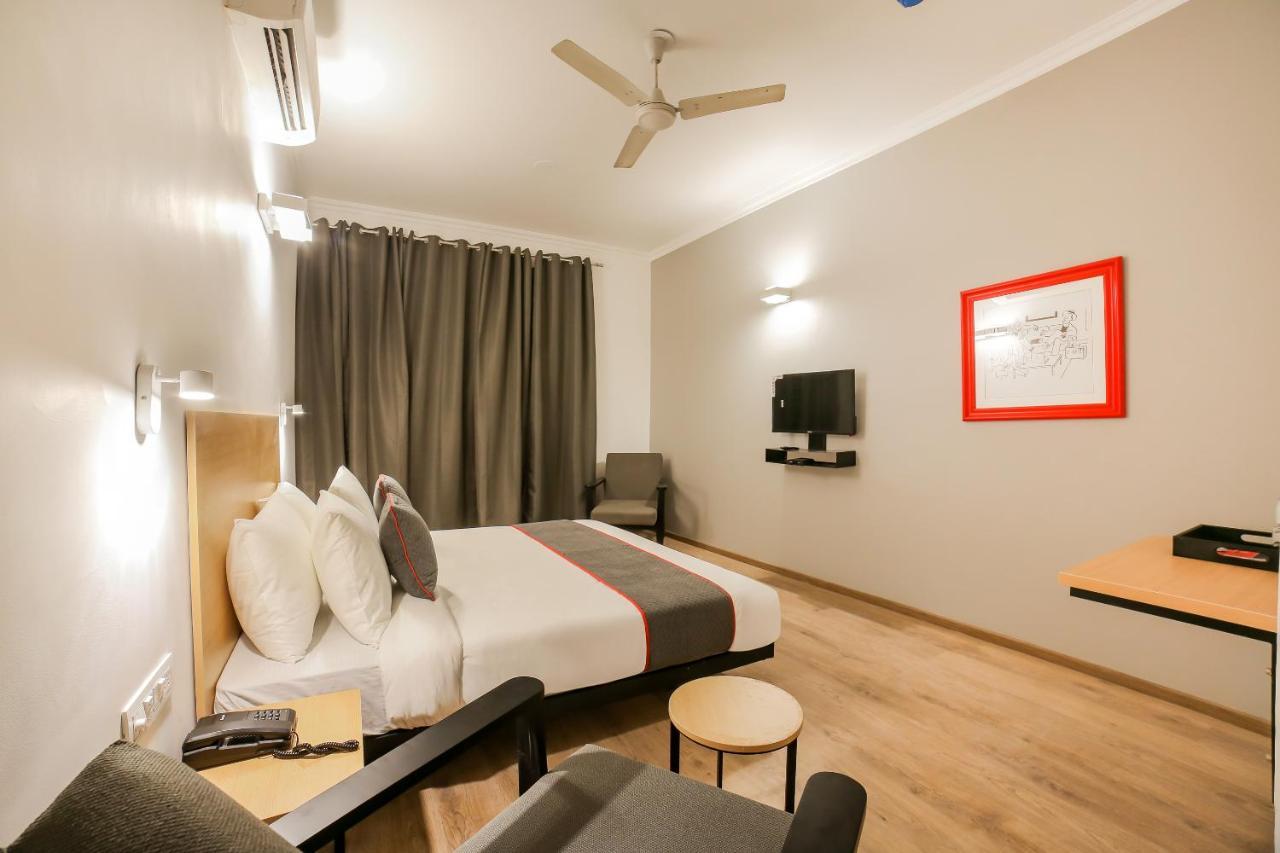 Townhouse 330 Dlf Phase-2 Near Leisure Valley Park Gurgaon Dış mekan fotoğraf