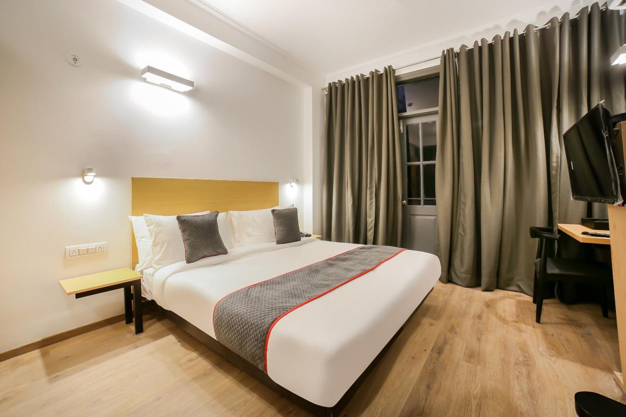 Townhouse 330 Dlf Phase-2 Near Leisure Valley Park Gurgaon Dış mekan fotoğraf