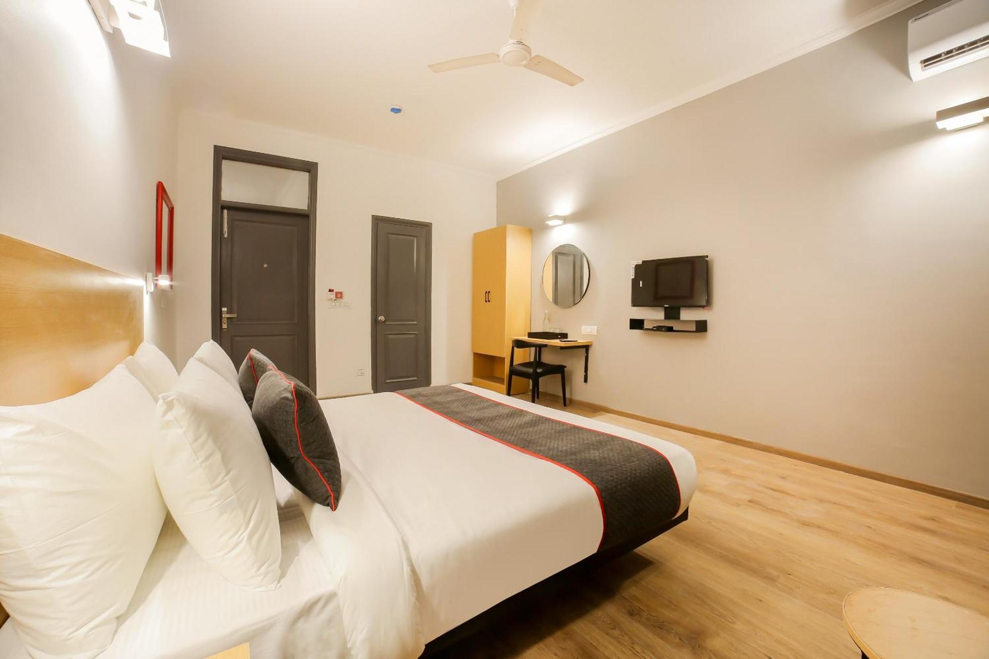 Townhouse 330 Dlf Phase-2 Near Leisure Valley Park Gurgaon Dış mekan fotoğraf