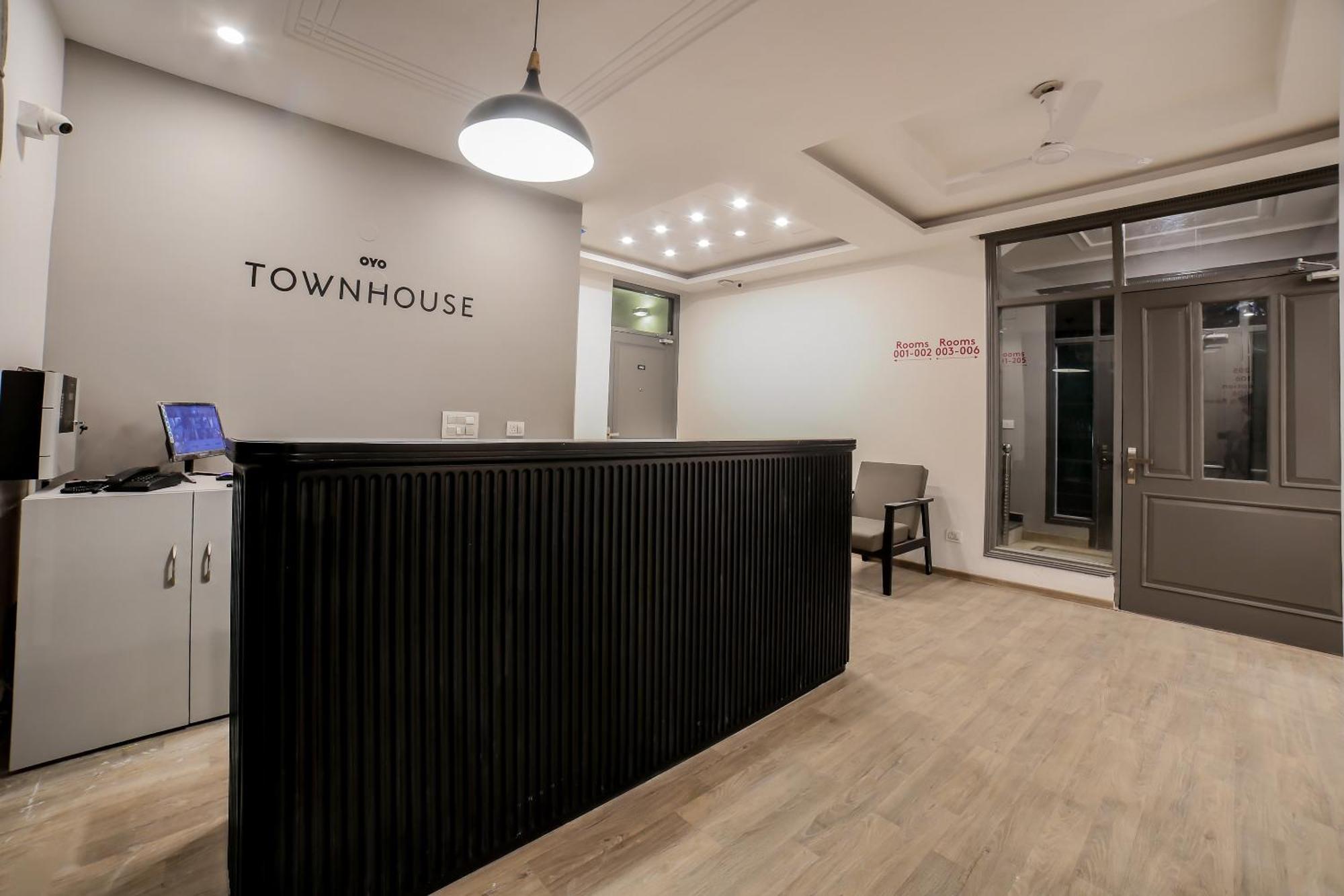 Townhouse 330 Dlf Phase-2 Near Leisure Valley Park Gurgaon Dış mekan fotoğraf